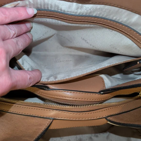 Calvin Klein Brown Leather Shoulder Bag - Picture 6 of 7